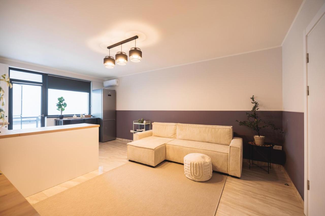 Downtown Hidden Garden With Jacuzzi In Bucharest Apartment Екстериор снимка
