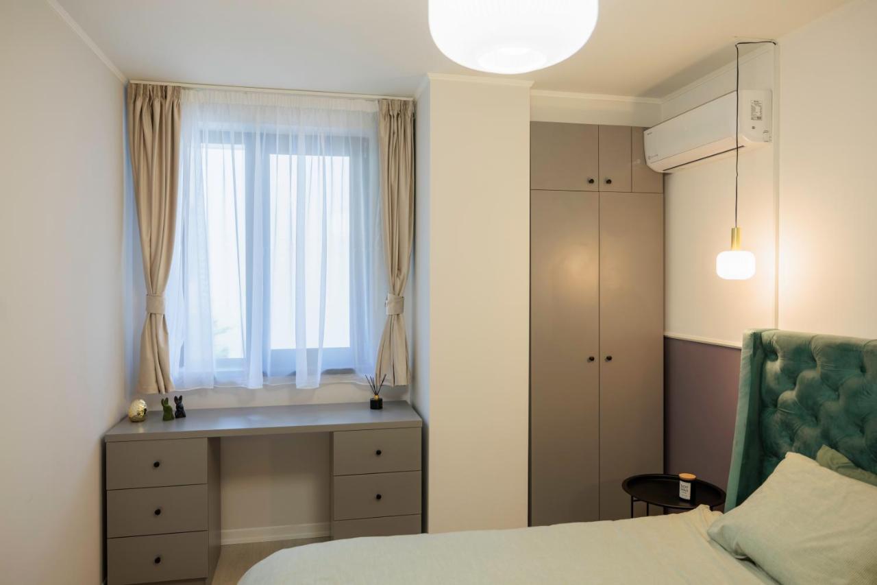 Downtown Hidden Garden With Jacuzzi In Bucharest Apartment Екстериор снимка