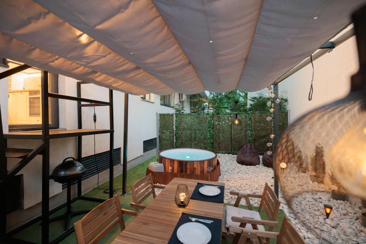 Downtown Hidden Garden With Jacuzzi In Bucharest Apartment Екстериор снимка